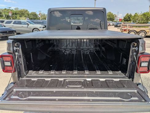 Used 2023 Jeep Gladiator Rubicon w/ LED Lighting Group AWD/4WD image 34