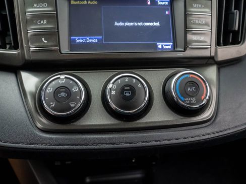 Used 2014 Toyota RAV4 LE image 24