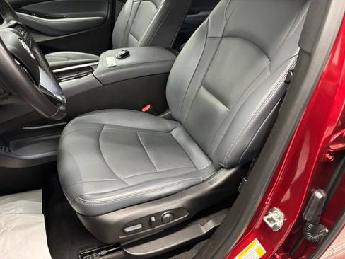 Used 2024 Buick Enclave Essence w/ Sport Touring Edition FWD image 17