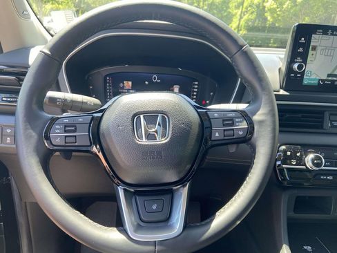 Used 2025 Honda Pilot Elite image 21