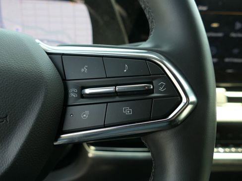 Used 2026 Chevrolet Equinox LT FWD image 14