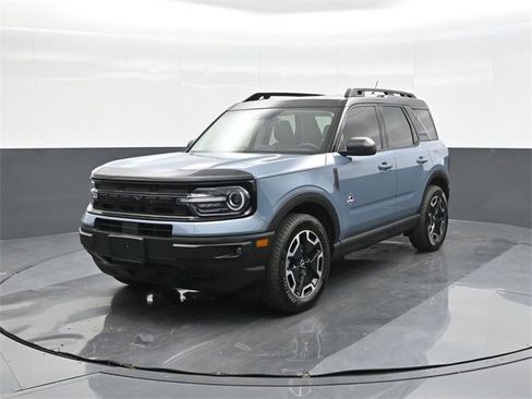 Used 2024 Ford Bronco Sport Outer Banks w/ Tech Package image 1