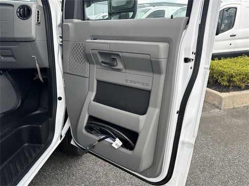New 2024 Ford E-450 and Econoline 450 Super Duty w/ Power Windows & Locks Group image 31