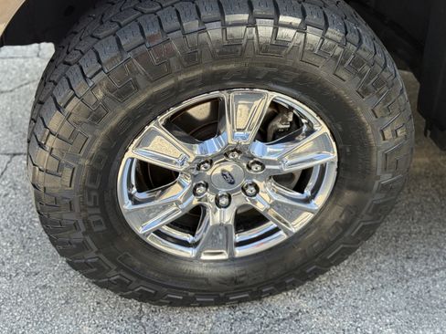Used 2016 Ford F150 Lariat w/ Equipment Group 502A Luxury AWD/4WD image 31