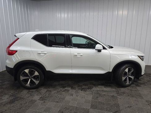 Used 2023 Volvo XC40 B5 Plus w/ Protection Package Premier AWD/4WD image 2