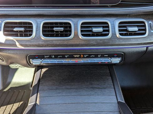Used 2020 Mercedes-Benz GLS 450 4MATIC image 23