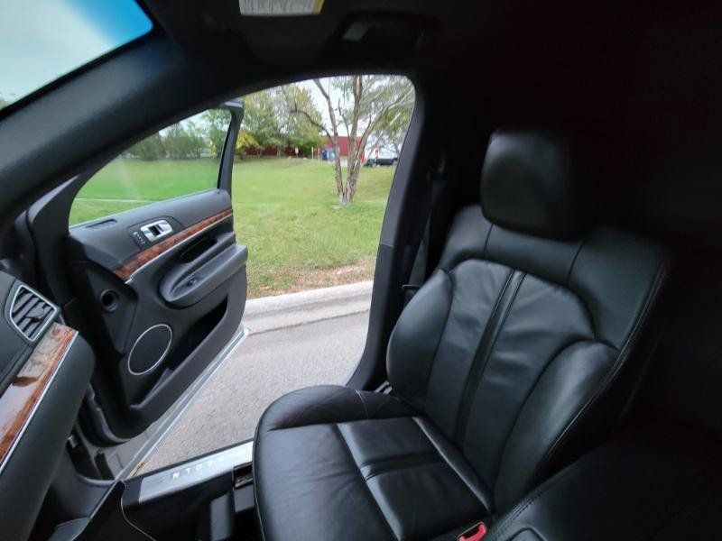 Used 2013 Lincoln MKT AWD image 44