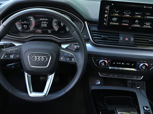 Used 2024 Audi Q5 2.0T Premium w/ Summer of Audi Package image 16