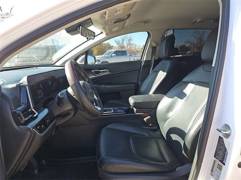 Used 2023 Kia Sportage EX image 15