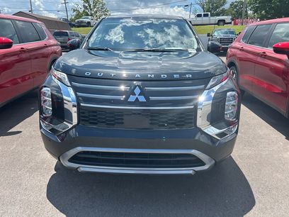 New 2025 Mitsubishi Outlander SE
