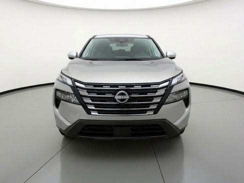 Used 2025 Nissan Rogue SV FWD image 2