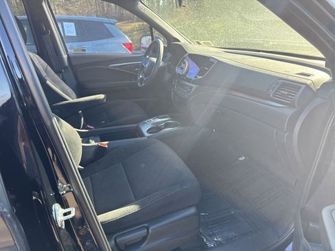 Used 2022 Honda Pilot Sport image 16