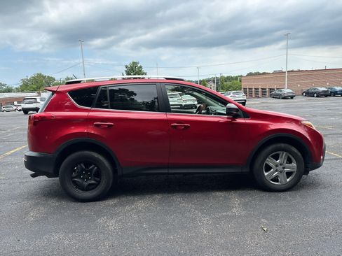 Used 2015 Toyota RAV4 LE AWD/4WD image 10