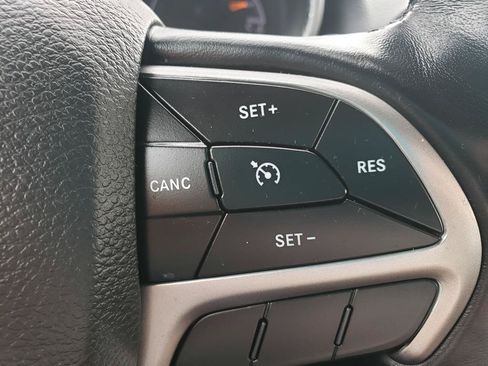 Used 2021 Jeep Grand Cherokee Laredo X AWD/4WD image 22