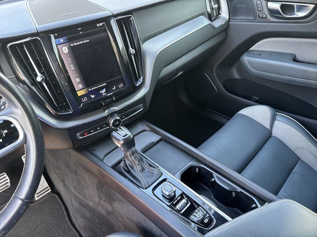 Used 2021 Volvo XC60 T5 R-Design w/ Advanced Package AWD/4WD image 32