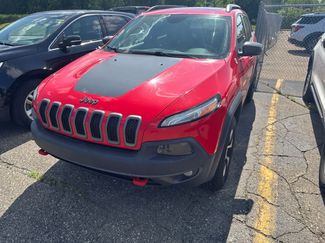 Used 2018 Jeep Cherokee Trailhawk w/ Comfort/Convenience Group AWD/4WD video 1