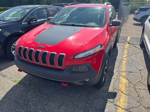 Used 2018 Jeep Cherokee Trailhawk w/ Comfort/Convenience Group AWD/4WD image 1