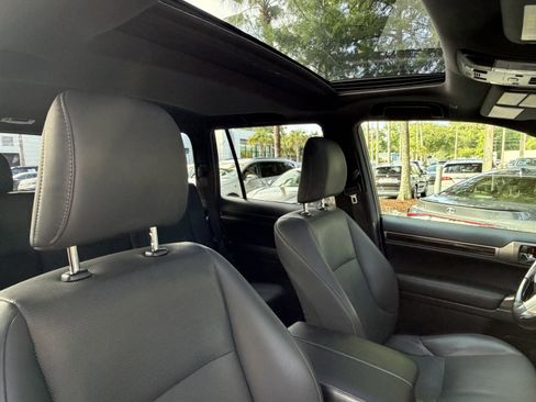 Used 2020 Lexus GX 460 Premium w/ Premium Package AWD/4WD image 46