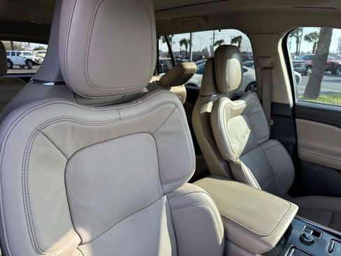 Used 2022 Lincoln Aviator Reserve w/ Equipment Group 201A image 24