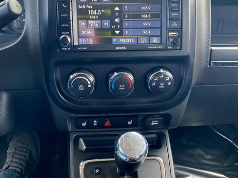 Used 2016 Jeep Patriot High Altitude image 21