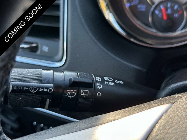 Used 2016 Chrysler Town & Country Touring-L FWD image 24