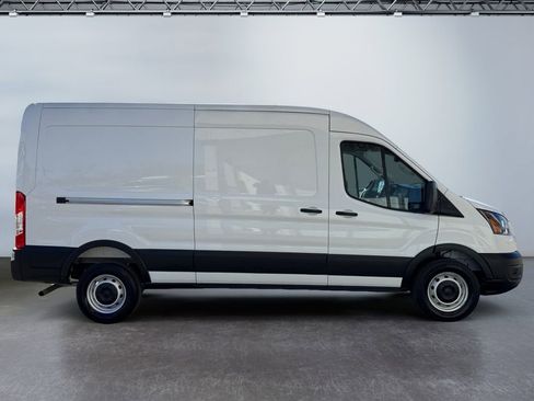 Used 2025 Ford Transit 250 Medium Roof image 3
