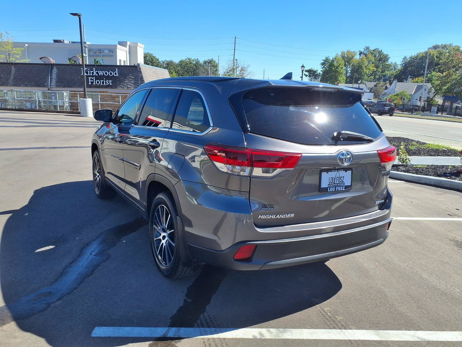 Used 2018 Toyota Highlander SE AWD/4WD image 28