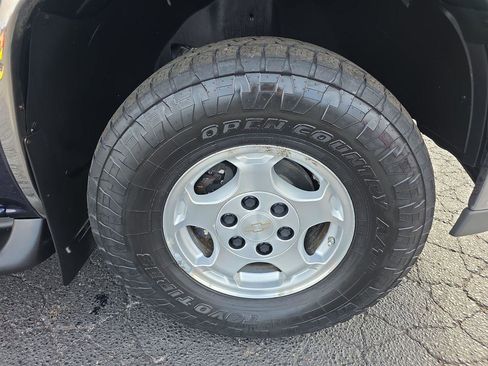 Used 2004 Chevrolet Tahoe LT w/ LT Preferred Equipment Group image 16