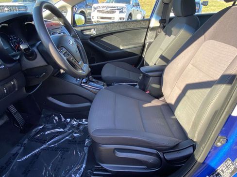 Used 2017 Kia Forte LX w/ LX Popular Package image 12