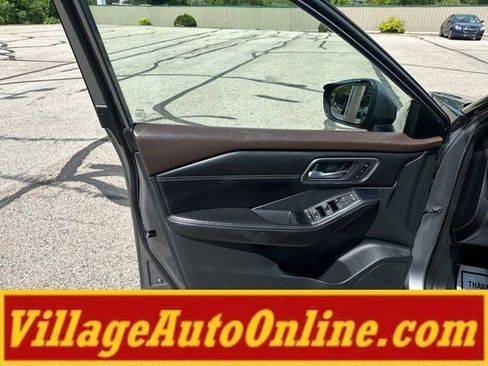 Used 2021 Nissan Rogue SL w/ Premium Package AWD/4WD image 12
