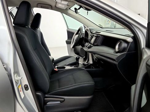 Used 2018 Toyota RAV4 LE w/ All Weather Liner Package AWD/4WD image 17