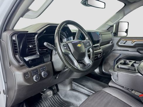 Used 2024 Chevrolet Silverado 3500 LT w/ Safety Package AWD/4WD image 9