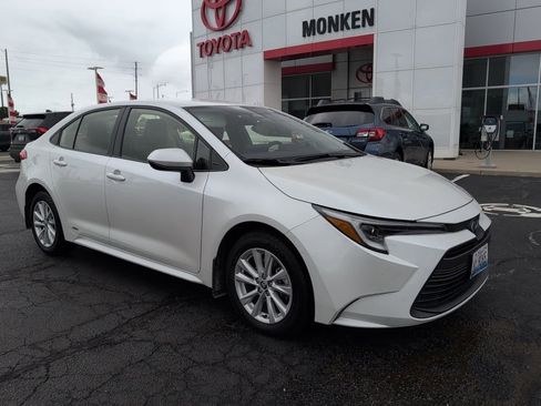 Used 2024 Toyota Corolla LE w/ LE Convenience Package AWD/4WD image 2