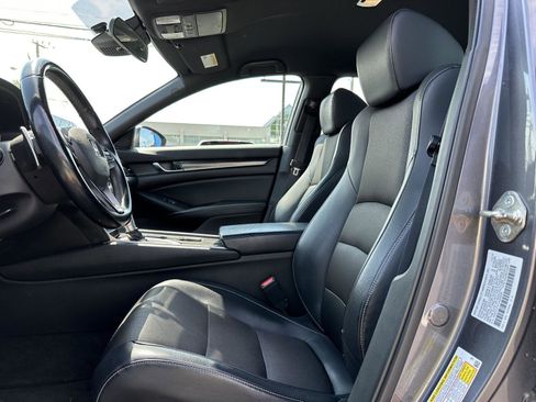 Used 2018 Honda Accord Sport image 11