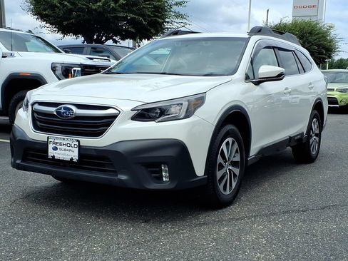 Used 2021 Subaru Outback Premium AWD/4WD image 3