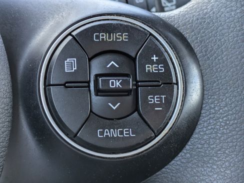 Certified 2022 Kia Soul LX FWD image 18