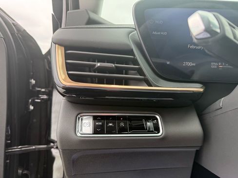 Used 2025 Buick Envision Avenir image 21