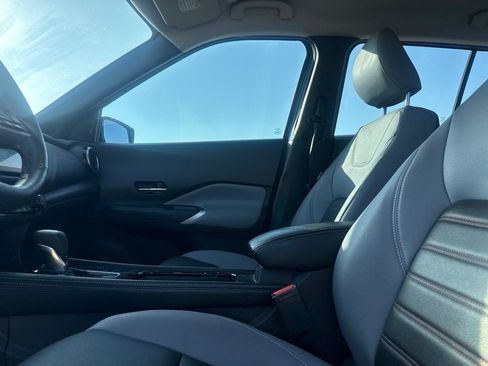 Used 2023 Nissan Kicks SR w/ SR Premium Package FWD image 35