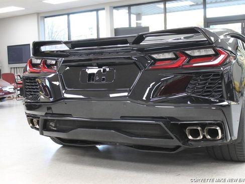 Used 2020 Chevrolet Corvette Stingray Preferred Cpe w/ 2LT Preferred Equipment Group RWD image 12
