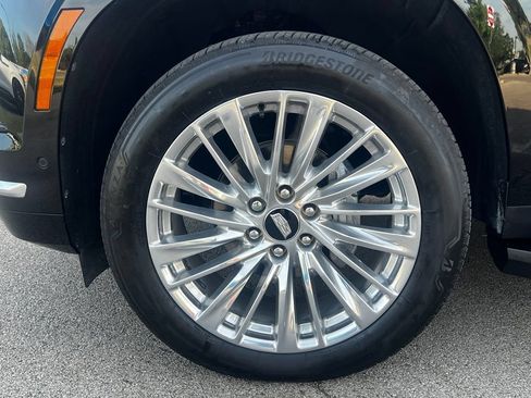 Used 2025 Cadillac Escalade Premium Luxury AWD/4WD image 5