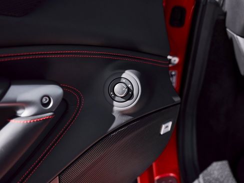 Used 2022 Ferrari F8 Tributo image 40