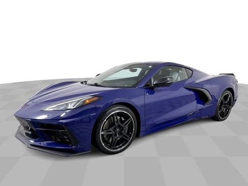 Used 2025 Chevrolet Corvette Stingray Preferred Cpe w/ Z51 Performance Package RWD image 4