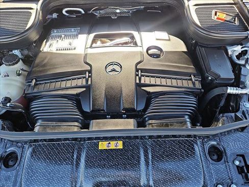 Used 2024 Mercedes-Benz GLS 580 4MATIC image 25