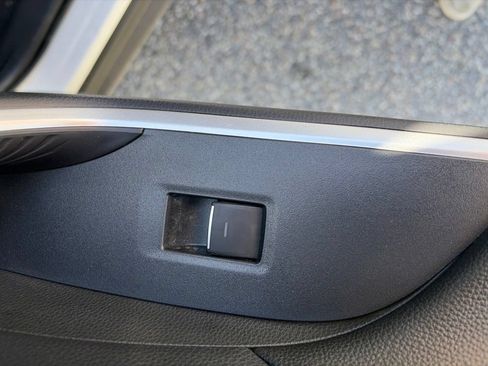 Used 2025 Toyota RAV4 SE AWD/4WD image 25