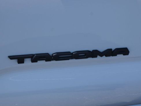 Used 2023 Toyota Tacoma TRD Off-Road AWD/4WD image 16