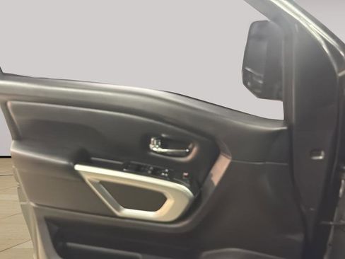 Used 2017 Nissan Titan SV image 50