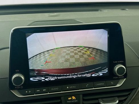 Used 2024 Nissan Altima 2.5 SV image 12