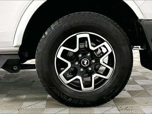 Used 2024 Ford Bronco Outer Banks image 8