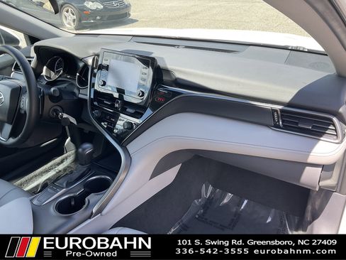 Used 2022 Toyota Camry SE image 21