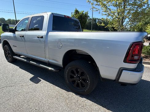 Used 2026 RAM 2500 Big Horn AWD/4WD image 10